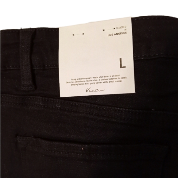 NWT Kancan Womens LARGE Hazel midrise distressed black denim cuffed shor… - Picture 4 of 5